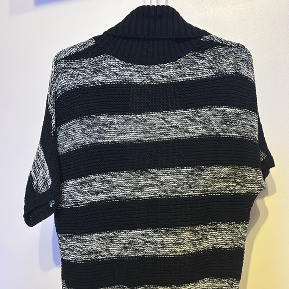 Express Small knit cardigan black and white - Picture 3 of 6